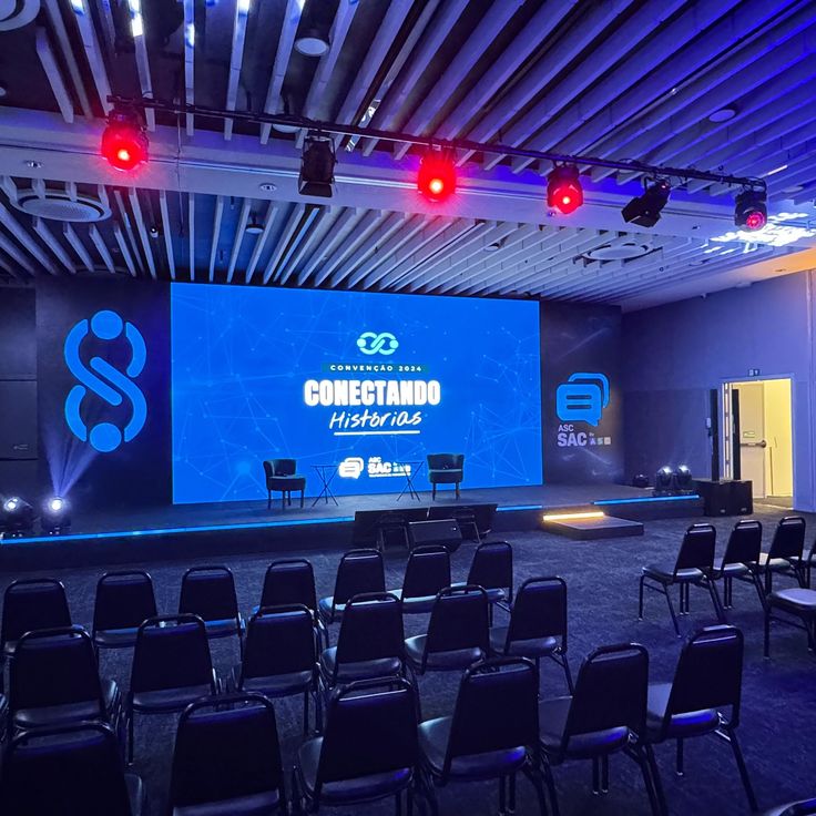 Structured rooms for leadership, teams, and guests.